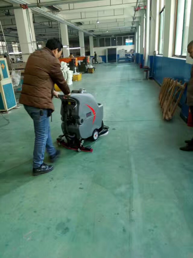 喀什清洁设备洗地车